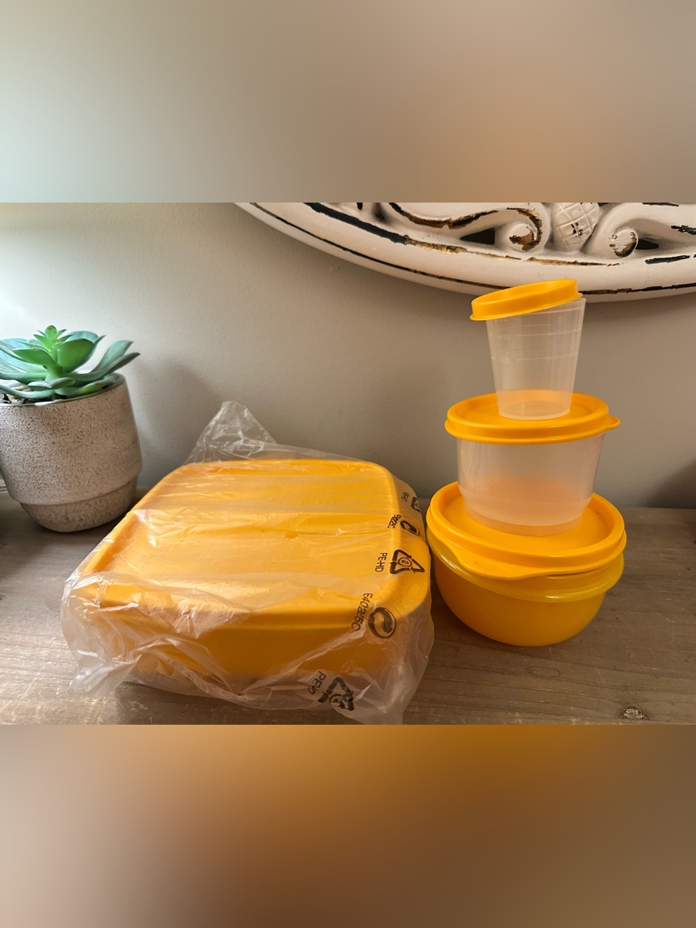 Tupperware Brand New Orange Lunch It! Container Set